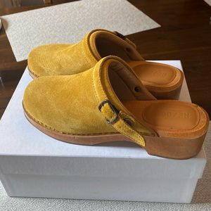 RE/DONE Yellow Suede 70s Classic Clog